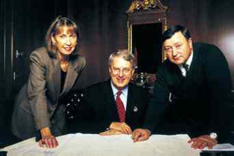 From left, Riverkeeper Sally Bethea, Governor Roy Barnes, and Georgia Wildlife Federation President and CEO Jerry McCollum consult on the proposed 180-mile Chattahoochee River greenway. Photo by Richard T. Bryant. Email richard_t_bryant@mindspring.com.